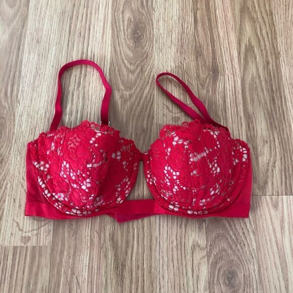 VICTORIA’S SECRET Very Sexy Red Crochet Lined Balconet Bra SIZE 32D - Picture 4 of 11